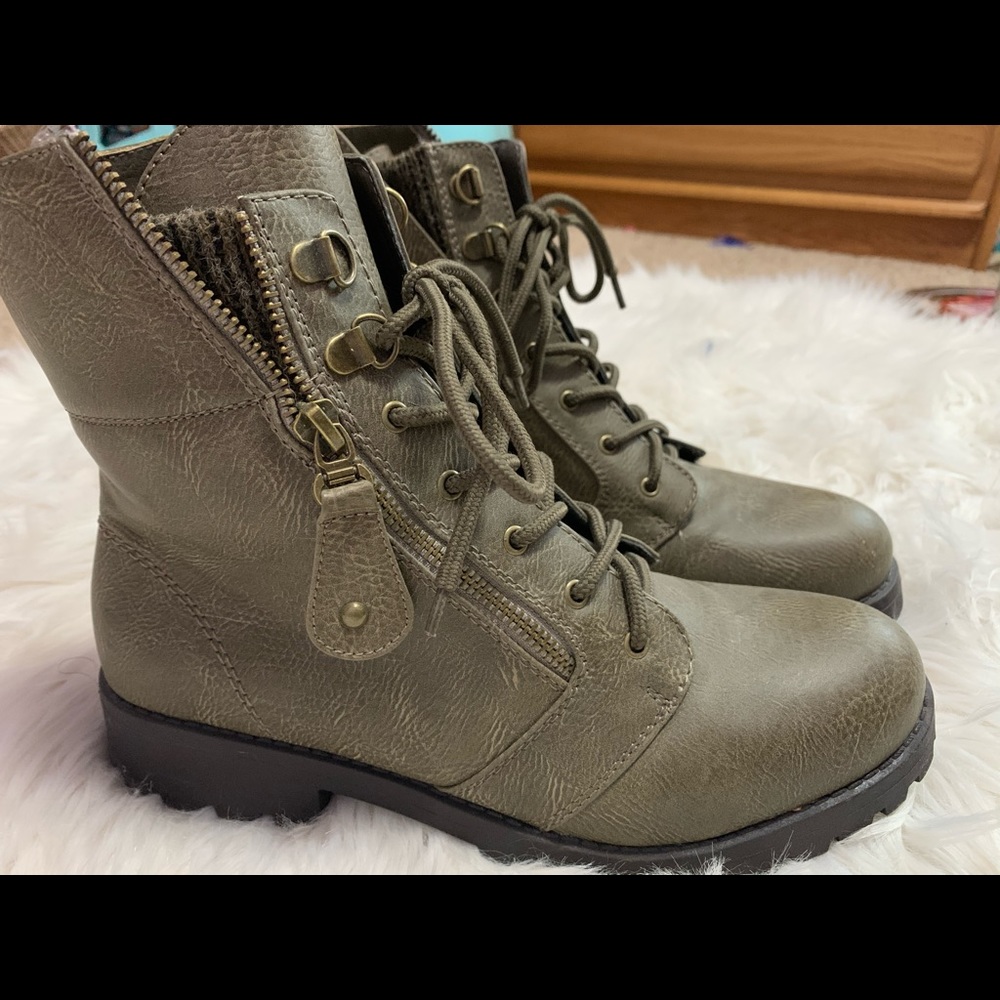 White Mountain Boots